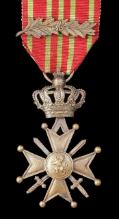 Croix de guerre avec palme remise  titre postume  Bouko et Thill