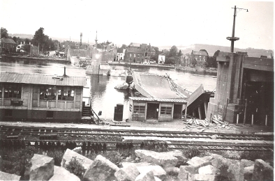 Le pont de Vis dtruit en 1940,archives Marc Poelmans