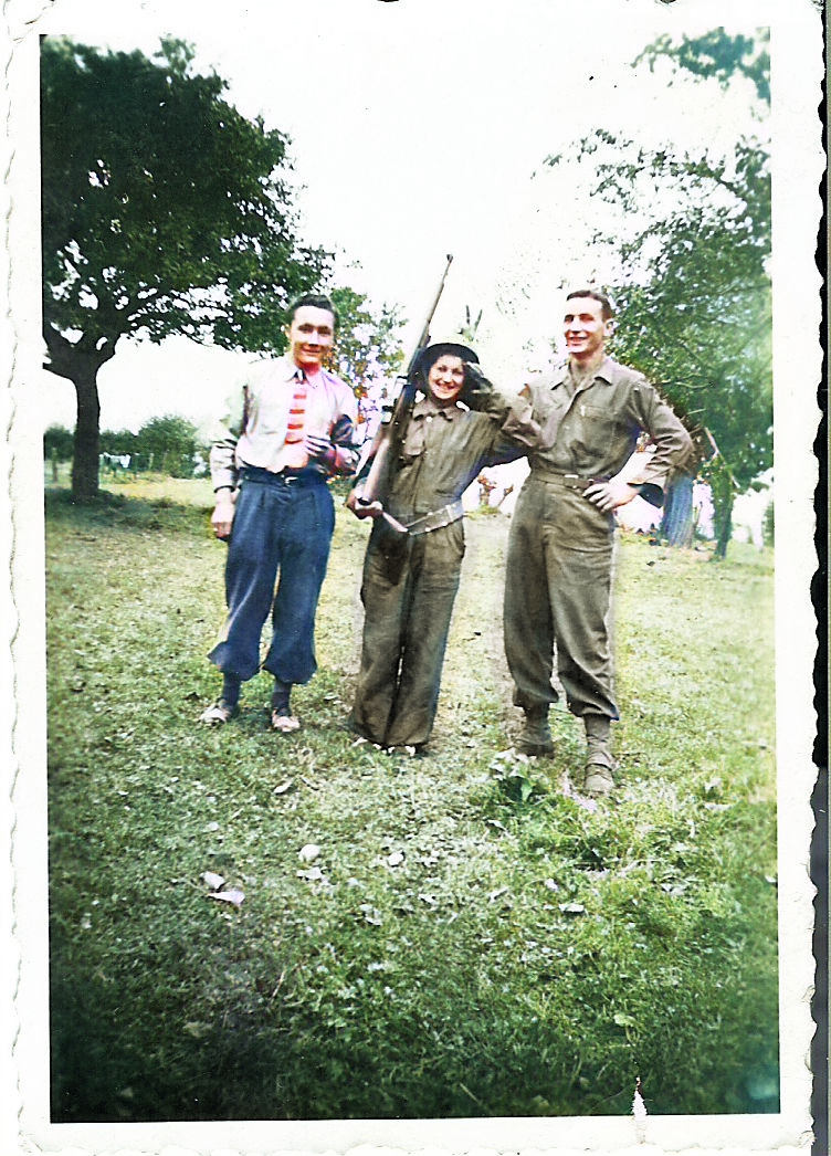 Les GI's américains à Visé le 19 septembre 1944,archives Marc Poelmans American GIs of the 30th Old Hickory in Vise near Liege in Belgium