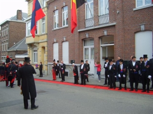 haie d'honneur des Francs Arquebusiers pour les Arbaltriers