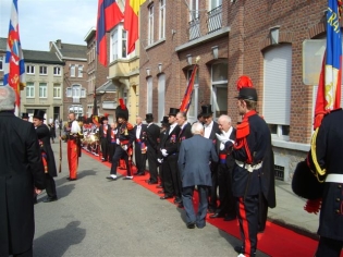 haie d'honneur des Francs Arquebusiers pour les Arbaltriers