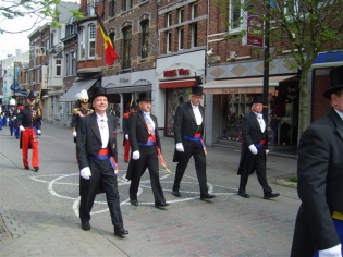 les officiers des Francs Arquebusiers dans les rangs des Arbaltriers