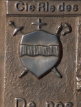 dtail de la plaque du 425e restaure