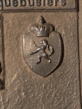 dtail de la plaque du 425e restaure