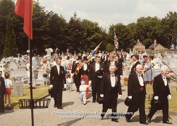 crmonie au cimetire de Lorette en 1985