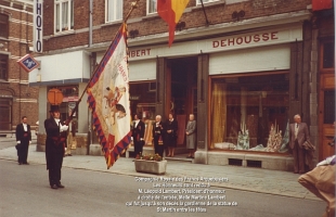 Drapeau de la compagnie. Honneurs chez Martine et Lopod Lambert