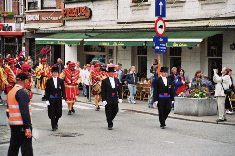 Trois officiers ont conduit la Milice de Lessines durant toute la journe