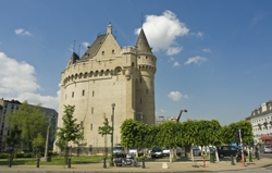 La porte de Hal, dernier grand vestige de l'enceinte de la ville de Bruxelles