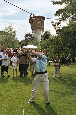 dcapitation de l'oie  Devant-le-Pont / Vis, Belgique, marc Poelmans au sabre Marc Poelmans