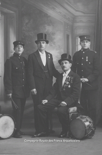 tambours des Francs Arquebusiers et officiers, famille Chastreux