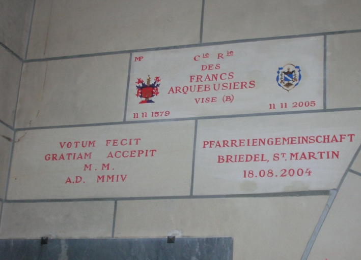 L'ex-voto des Francs Arquebusiers dans la crypte de St Martin  Tours
